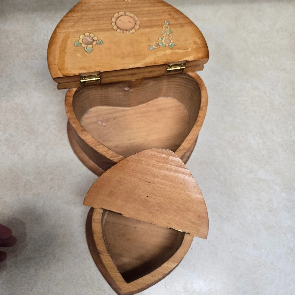 Vintage Precious Moments Wooden‎ Heart Nesting Boxes Cottagecore Trinket Set